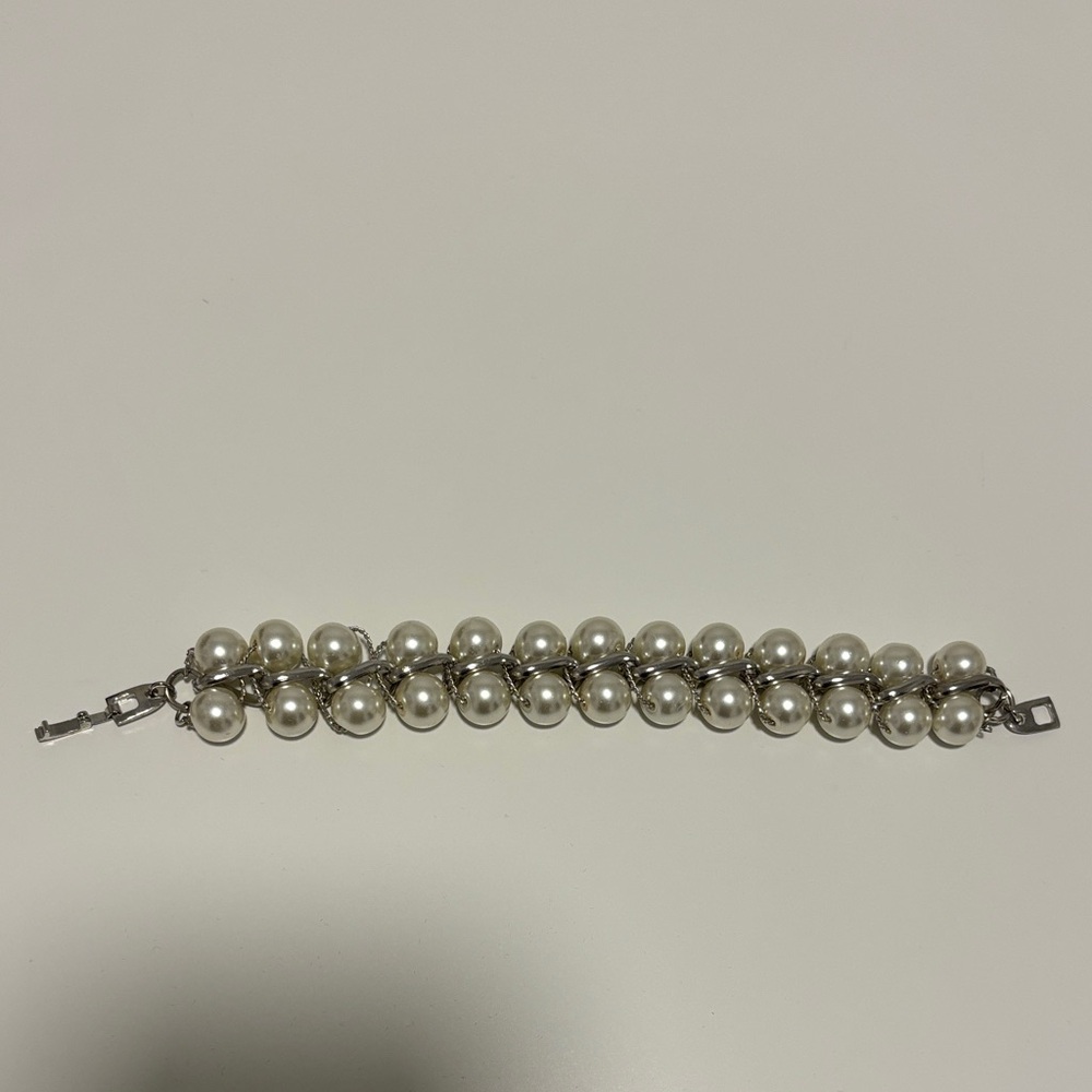 Elegant Silver Pearl Bracelet